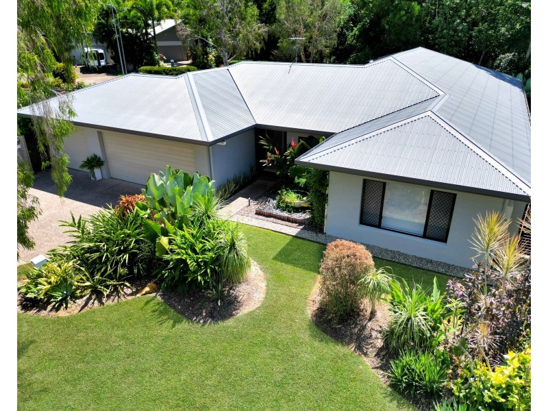 1 Kurt Close, Palm Cove QLD 4879
