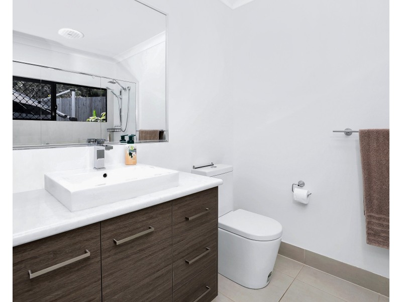1 Kurt Close, Palm Cove QLD 4879
