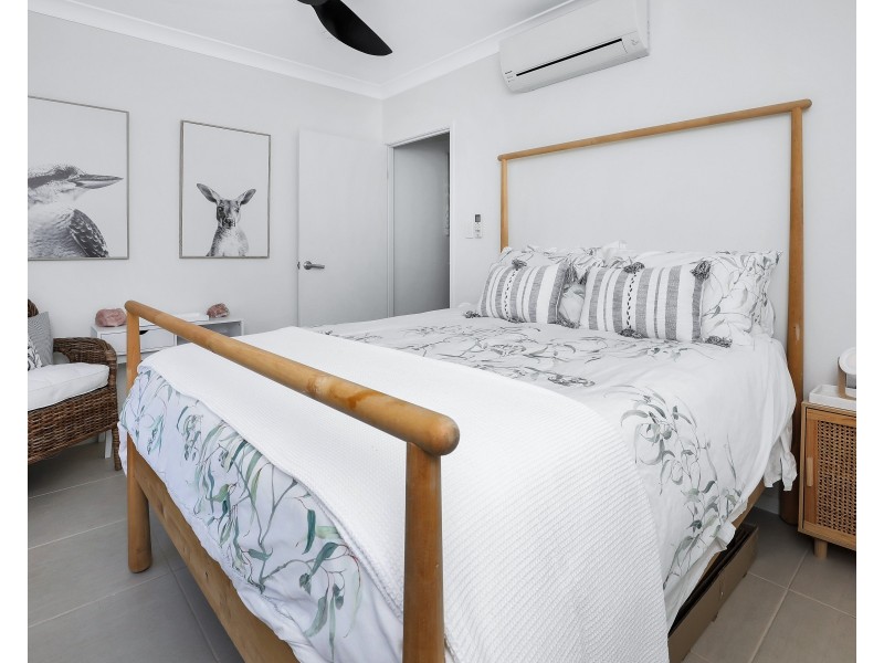 1 Kurt Close, Palm Cove QLD 4879