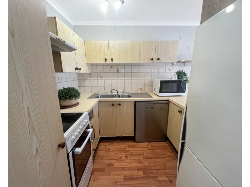 16/451-455 Severin Street, Manunda QLD 4870