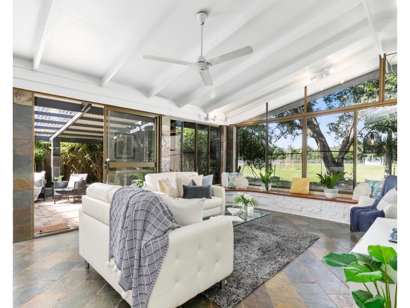 13 Mahogany Street, Holloways Beach QLD 4878