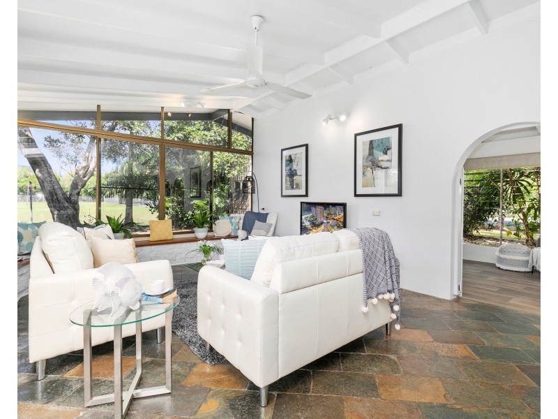 13 Mahogany Street, Holloways Beach QLD 4878