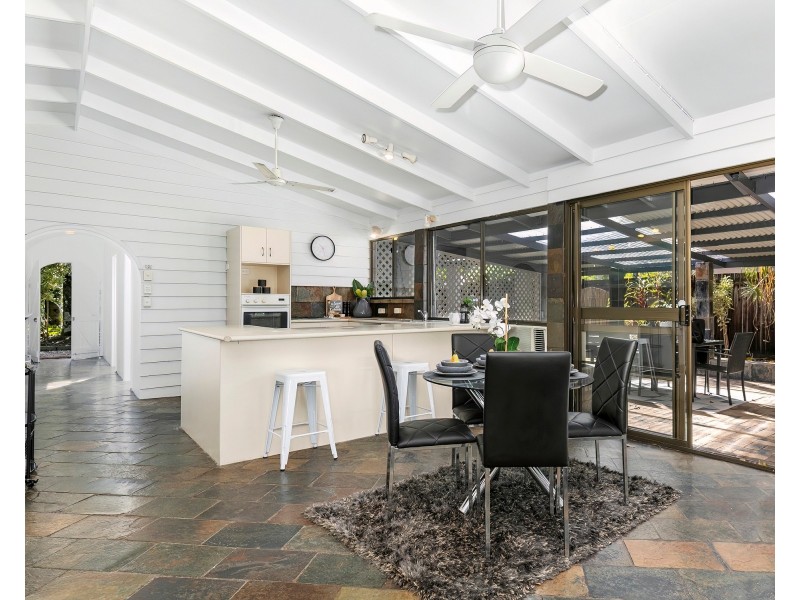 13 Mahogany Street, Holloways Beach QLD 4878