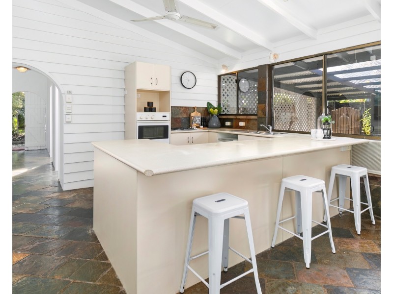 13 Mahogany Street, Holloways Beach QLD 4878