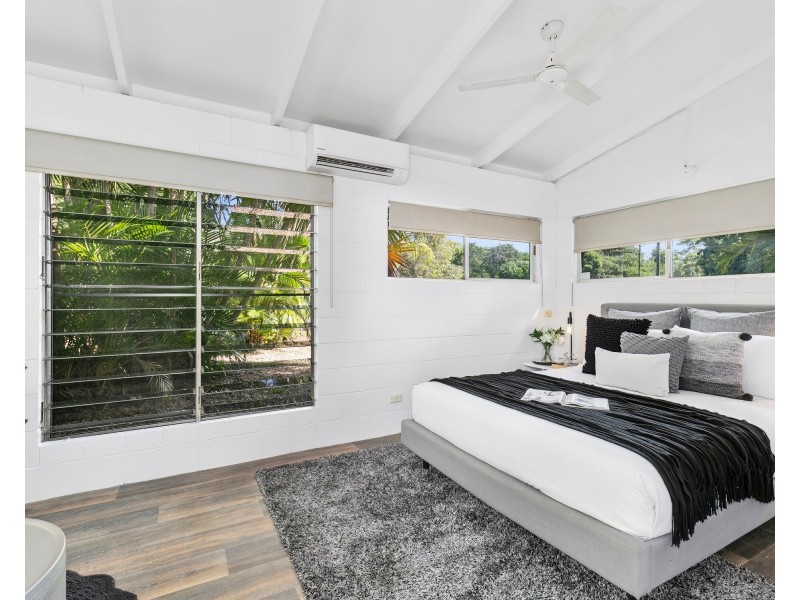 13 Mahogany Street, Holloways Beach QLD 4878