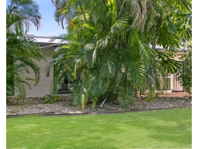 13 Mahogany Street, Holloways Beach QLD 4878