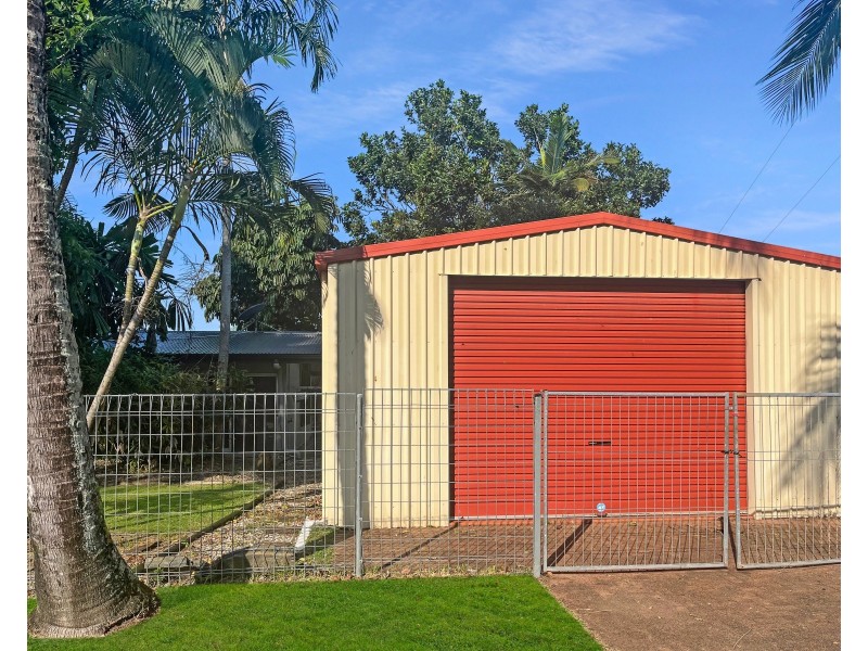 13 Mahogany Street, Holloways Beach QLD 4878