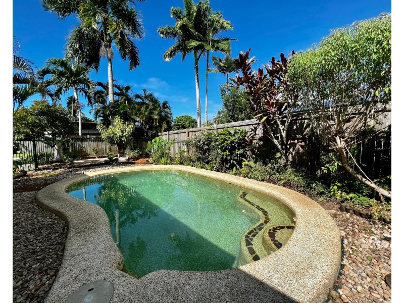 13 Cairnwell Street, Smithfield QLD 4878