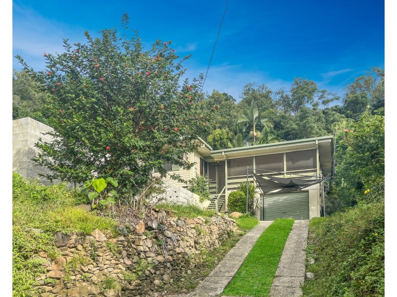 11 Andrew Street, Stratford QLD 4870