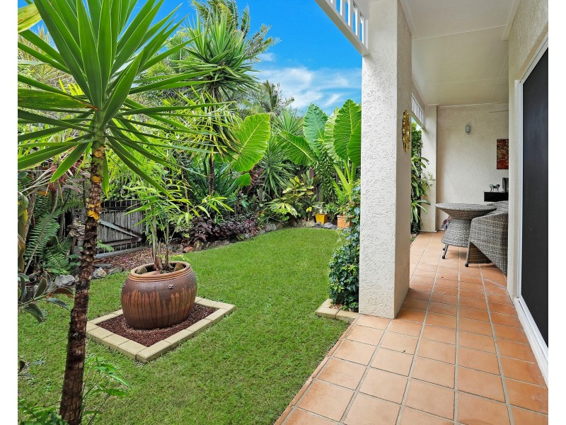 33/24 Warren Street, Palm Cove QLD 4879