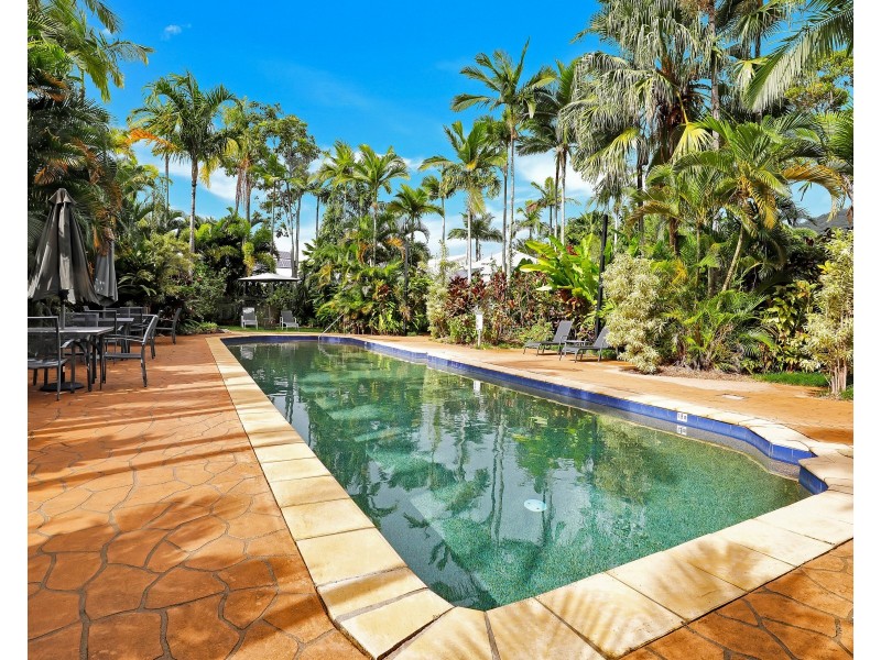 33/24 Warren Street, Palm Cove QLD 4879