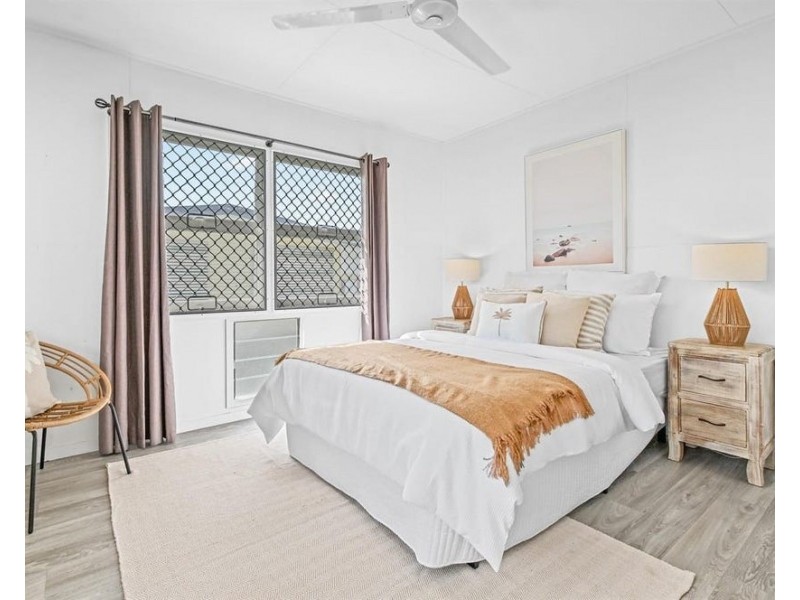 5 Kingsford Street, Mooroobool QLD 4870