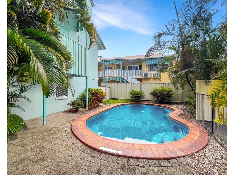 2/25 Balaclava Road, Earlville QLD 4870