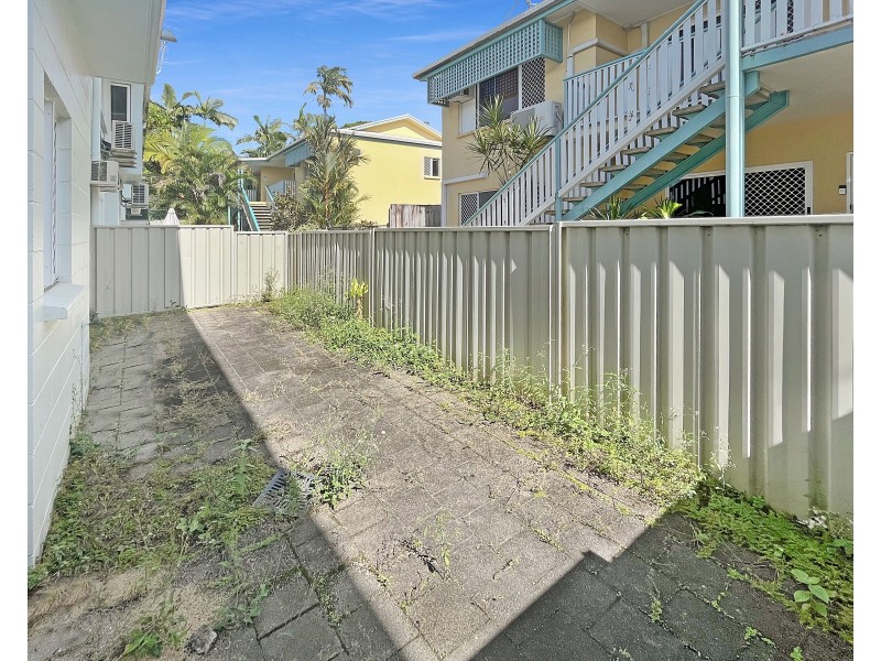 2/25 Balaclava Road, Earlville QLD 4870