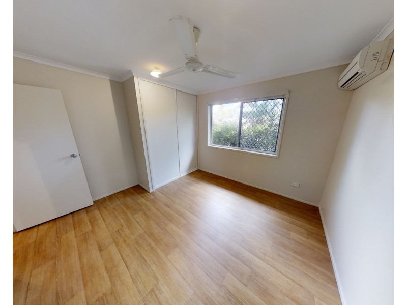 20 Long Street, Mooroobool QLD 4870