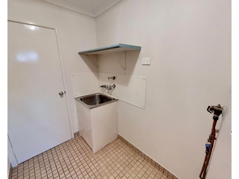 20 Long Street, Mooroobool QLD 4870