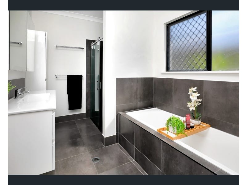 6 Flow Close, Trinity Beach QLD 4879