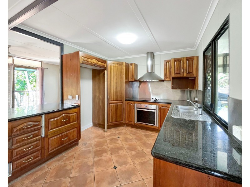 50 Oleander Street, Holloways Beach QLD 4878