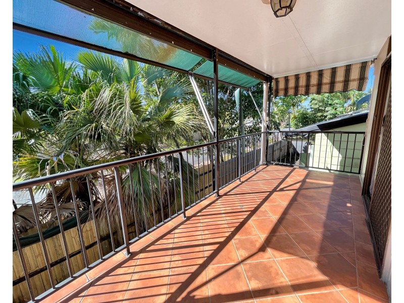 50 Oleander Street, Holloways Beach QLD 4878