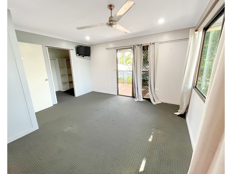 50 Oleander Street, Holloways Beach QLD 4878