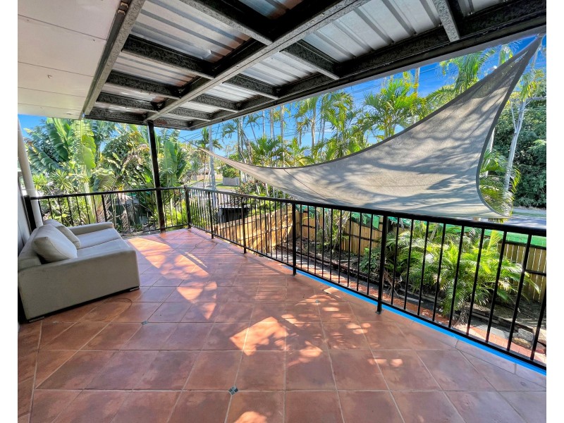 50 Oleander Street, Holloways Beach QLD 4878
