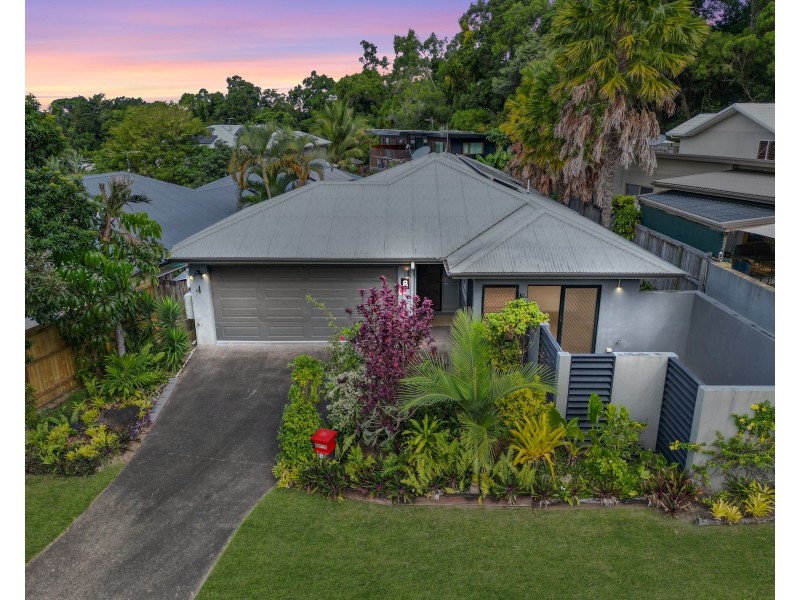 8 Seclusion Drive, Palm Cove QLD 4879