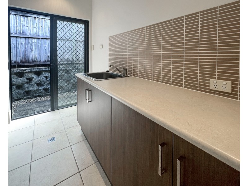 8 Seclusion Drive, Palm Cove QLD 4879