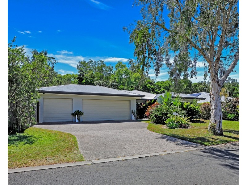 1 Kurt Close, Palm Cove QLD 4879