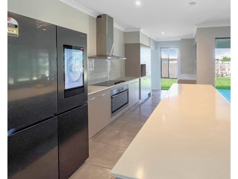 71 Koppen Terrace, Mooroobool QLD 4870