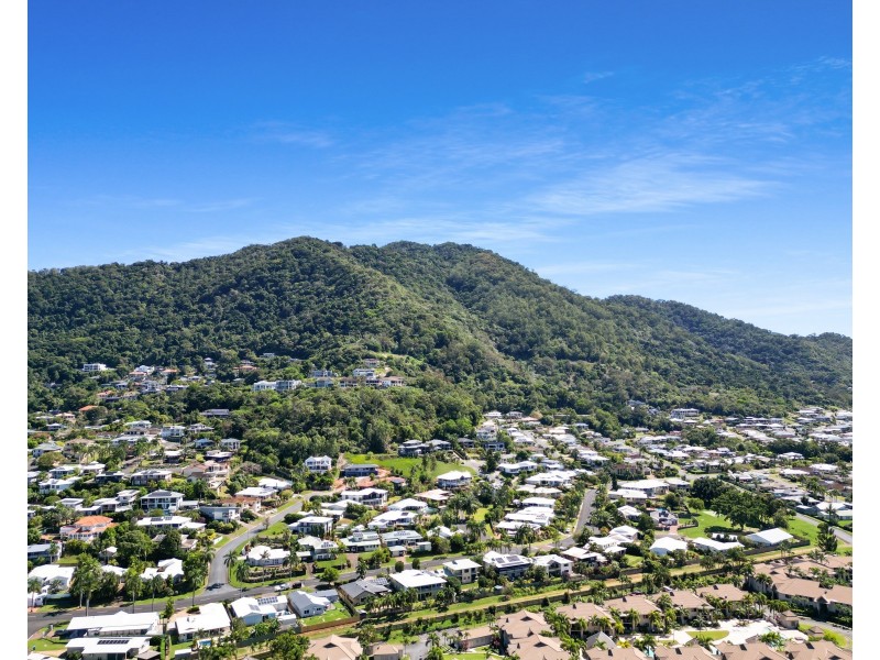 71 Koppen Terrace, Mooroobool QLD 4870