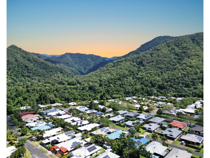 6 Willie Ming Close, Redlynch QLD 4870