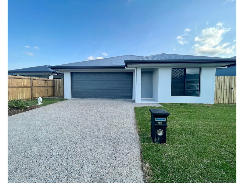 32 Orient Bend, Smithfield QLD 4878