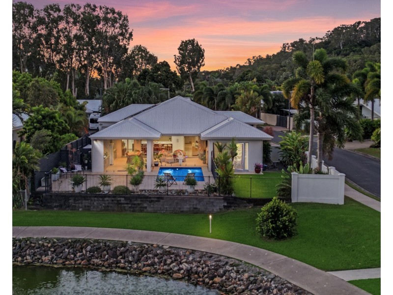 17 Lagoon Drive, Trinity Beach QLD 4879