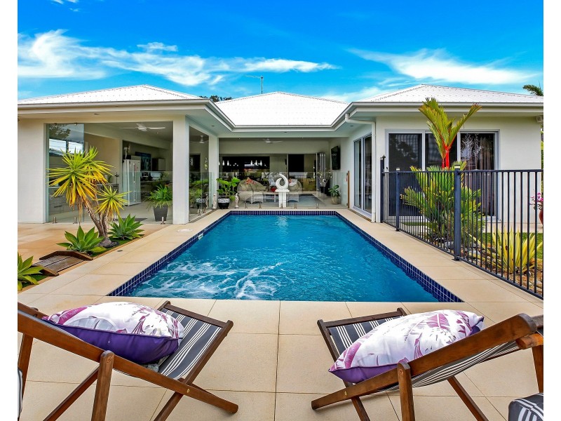 17 Lagoon Drive, Trinity Beach QLD 4879