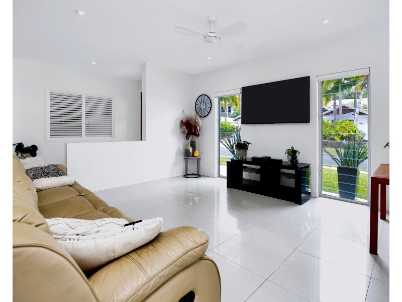 17 Lagoon Drive, Trinity Beach QLD 4879