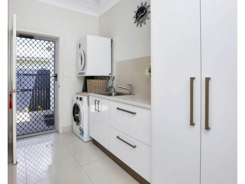 17 Lagoon Drive, Trinity Beach QLD 4879