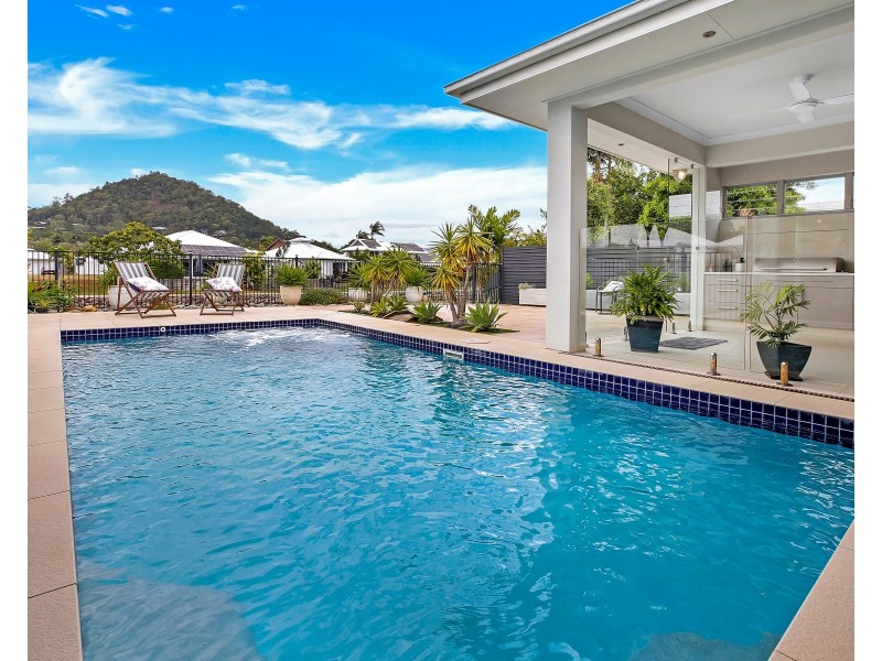 17 Lagoon Drive, Trinity Beach QLD 4879