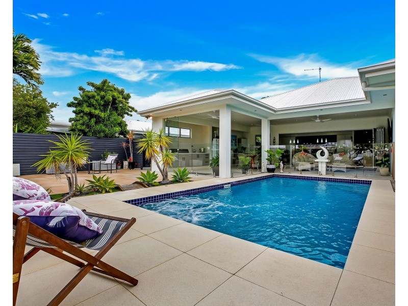 17 Lagoon Drive, Trinity Beach QLD 4879