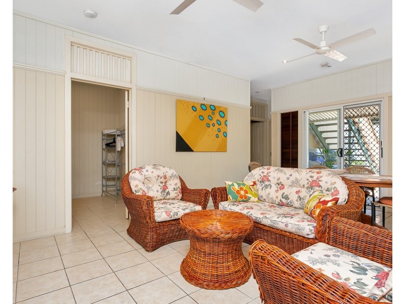 2/9 Grimshaw Street, Parramatta Park QLD 4870