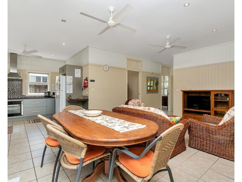 2/9 Grimshaw Street, Parramatta Park QLD 4870