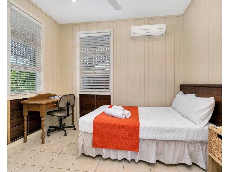 2/9 Grimshaw Street, Parramatta Park QLD 4870