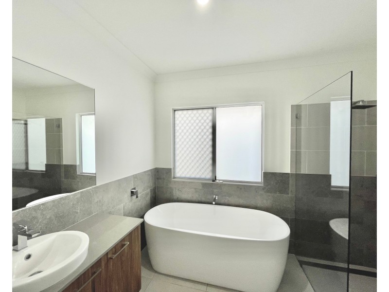 19 Rossmann Road, Smithfield QLD 4878