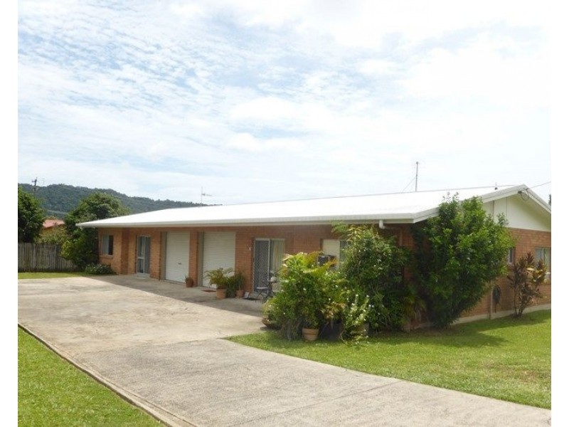 2/1 Deshon Street, Whitfield QLD 4870