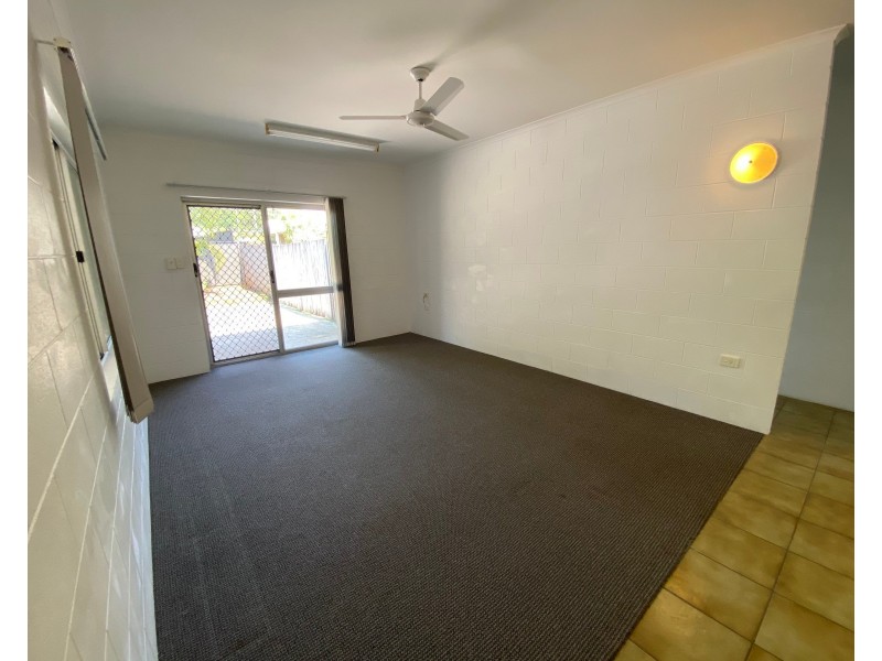 2/1 Deshon Street, Whitfield QLD 4870