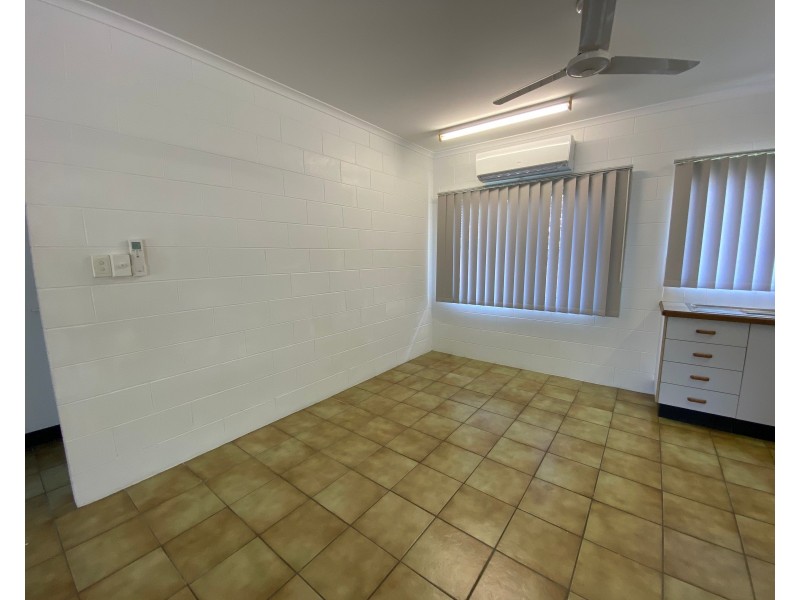 2/1 Deshon Street, Whitfield QLD 4870