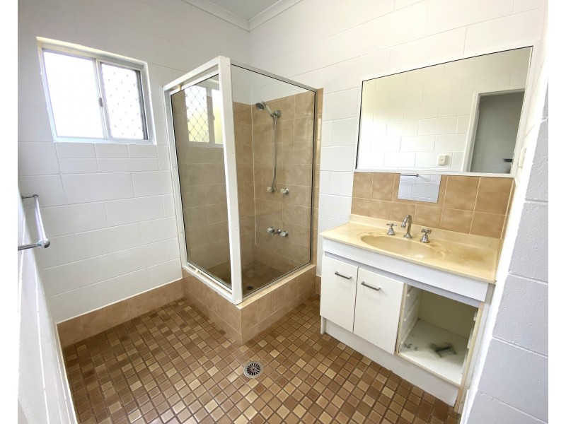 2/1 Deshon Street, Whitfield QLD 4870