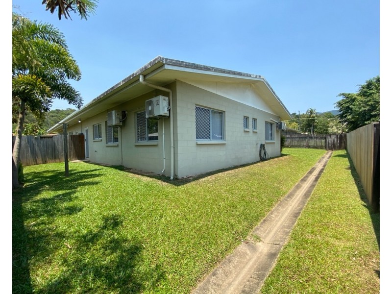 2/1 Deshon Street, Whitfield QLD 4870