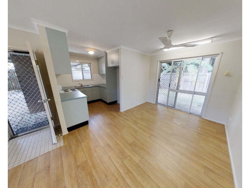 20 Long Street, Mooroobool QLD 4870