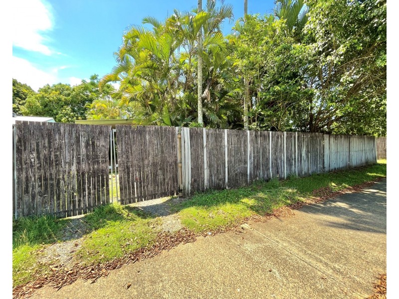 2/50 Toogood Road, Woree QLD 4868