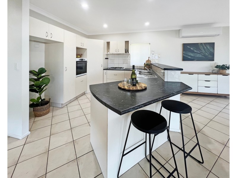 6 Barcoo Close, Bentley Park QLD 4869